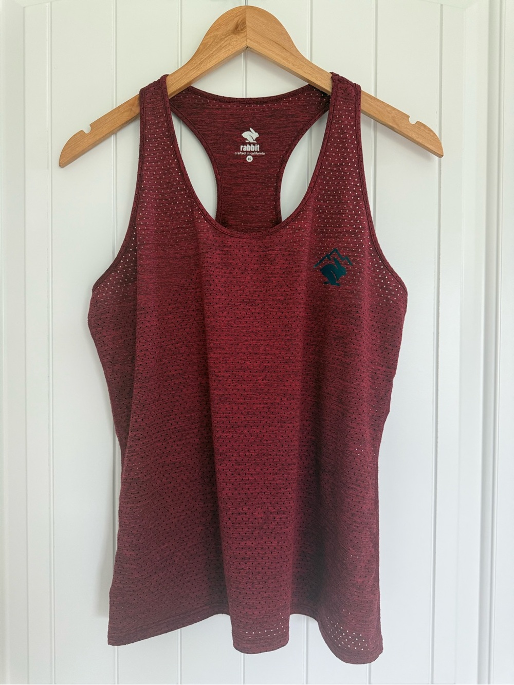 Rabbit Women's EZ Perf Trail Running Tank Top  Maroon Burgundy Racerback Large